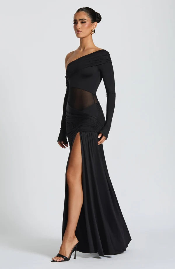 Robe noire de luxe