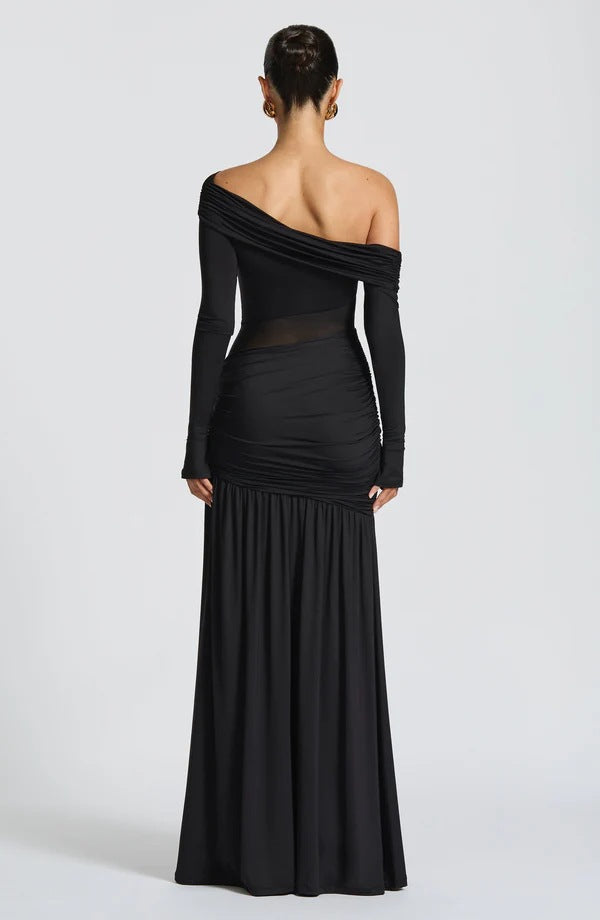 Robe noire de luxe