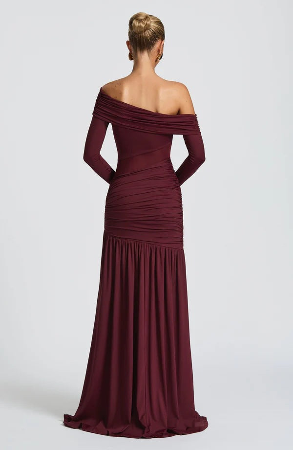 Robe noire de luxe