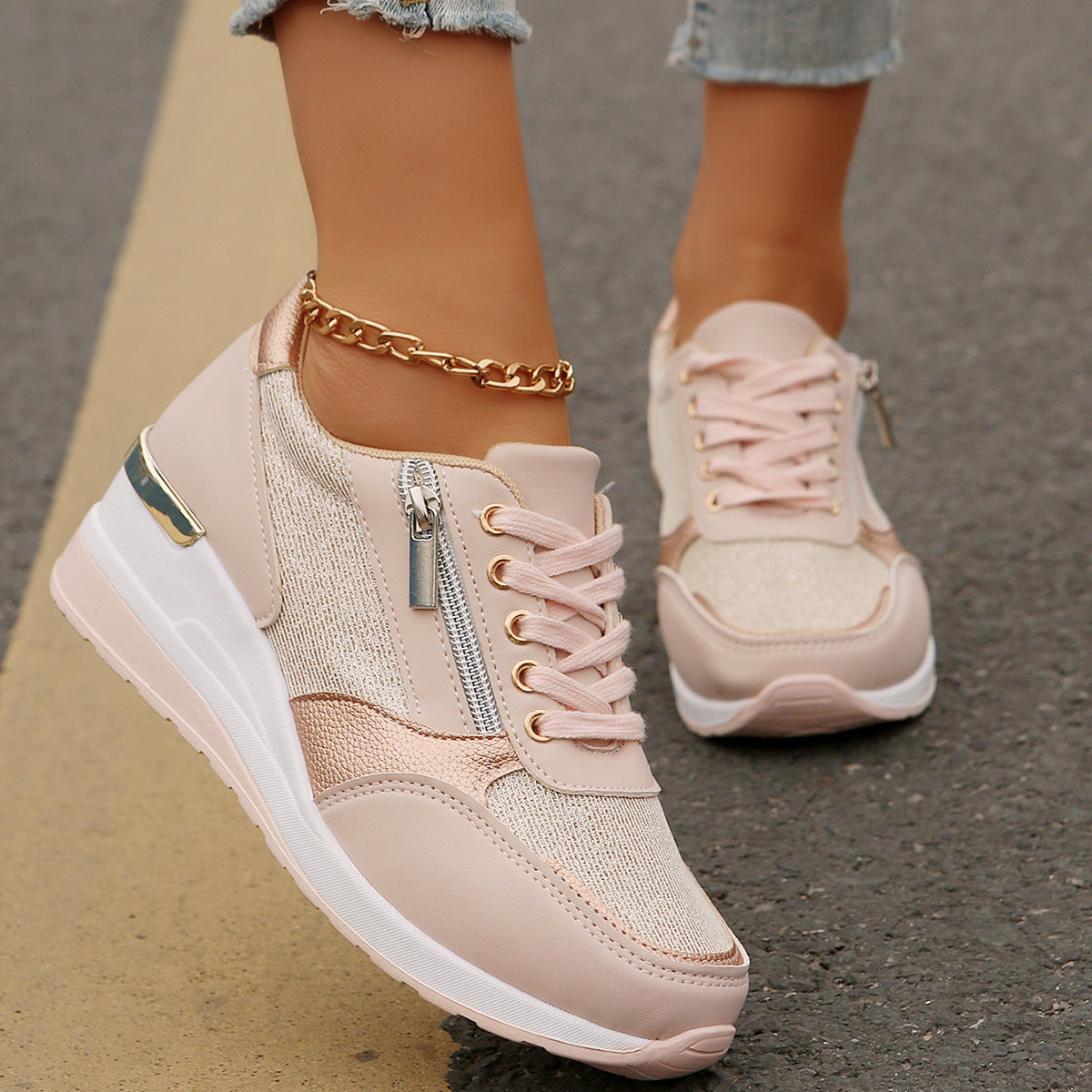 Chaussures argentées confortables pour promenades estivales