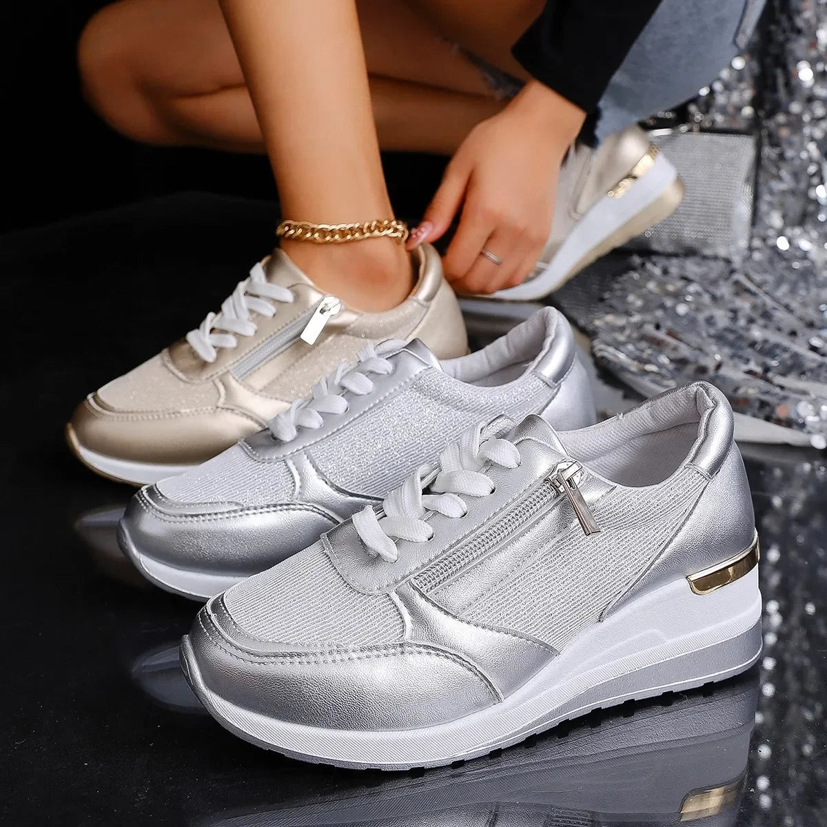 Sneakers argentées tendance parfaites pour la marche